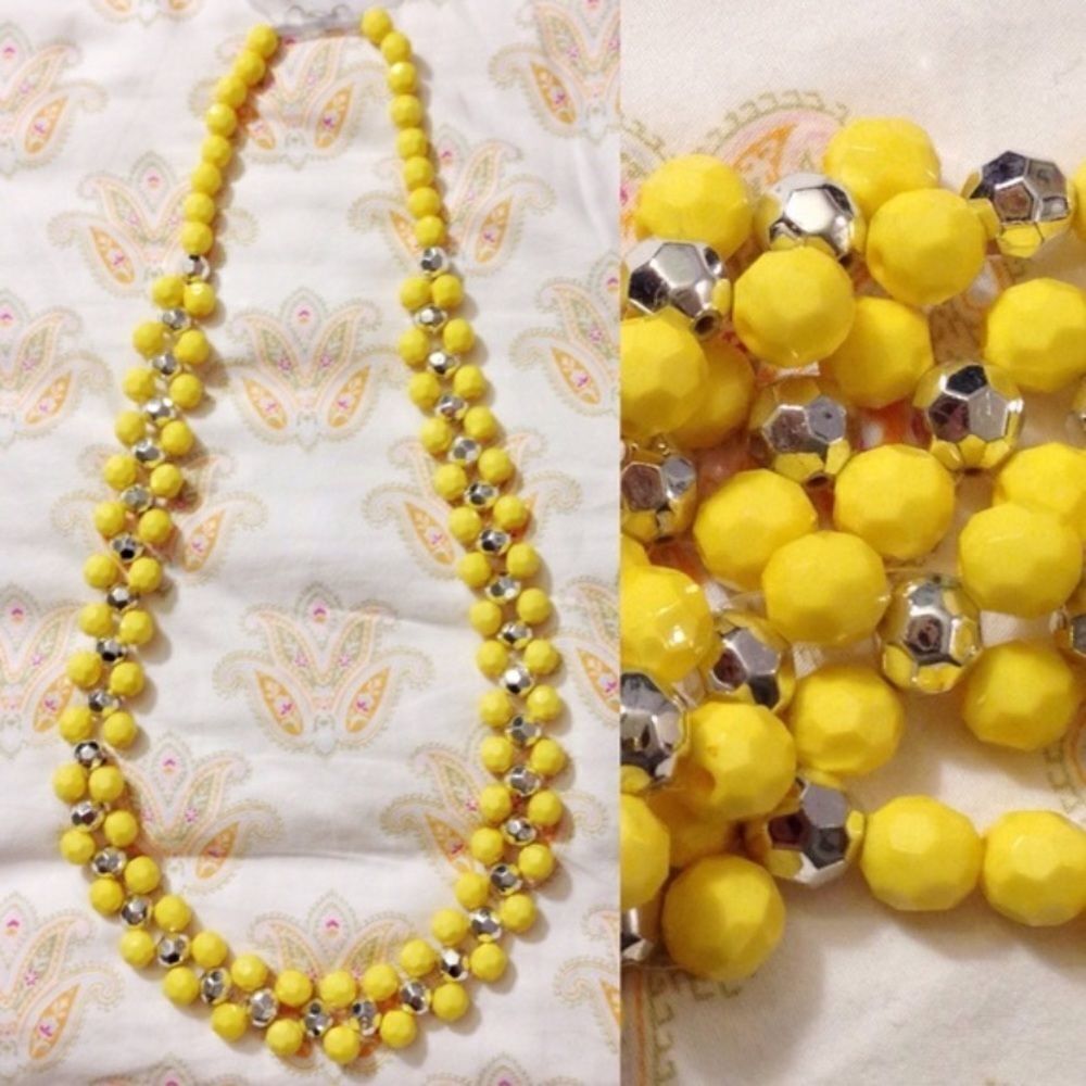 Vintage Korean line plastic beads necklace